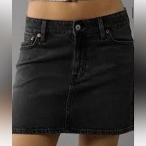 American Eagle denim black 90s high-rise mini skirt size 12 mini-jupe taille